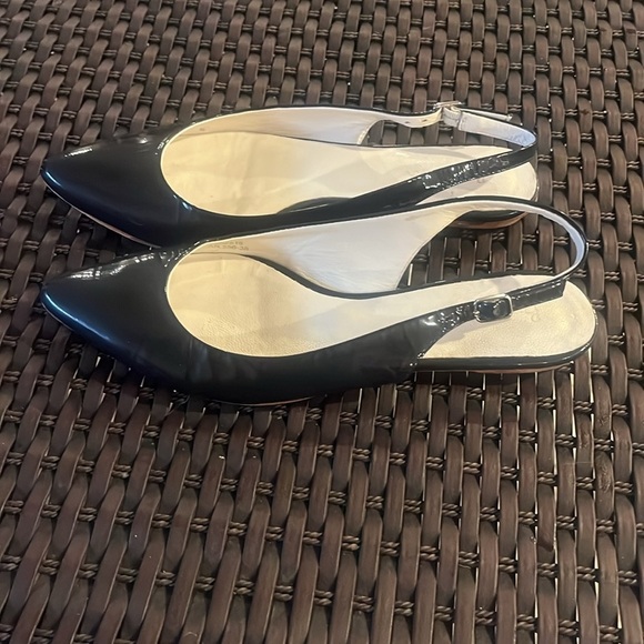 Boden Black Patent Leather Pointed Toe Slingback Flats - 38 - Picture 4 of 12